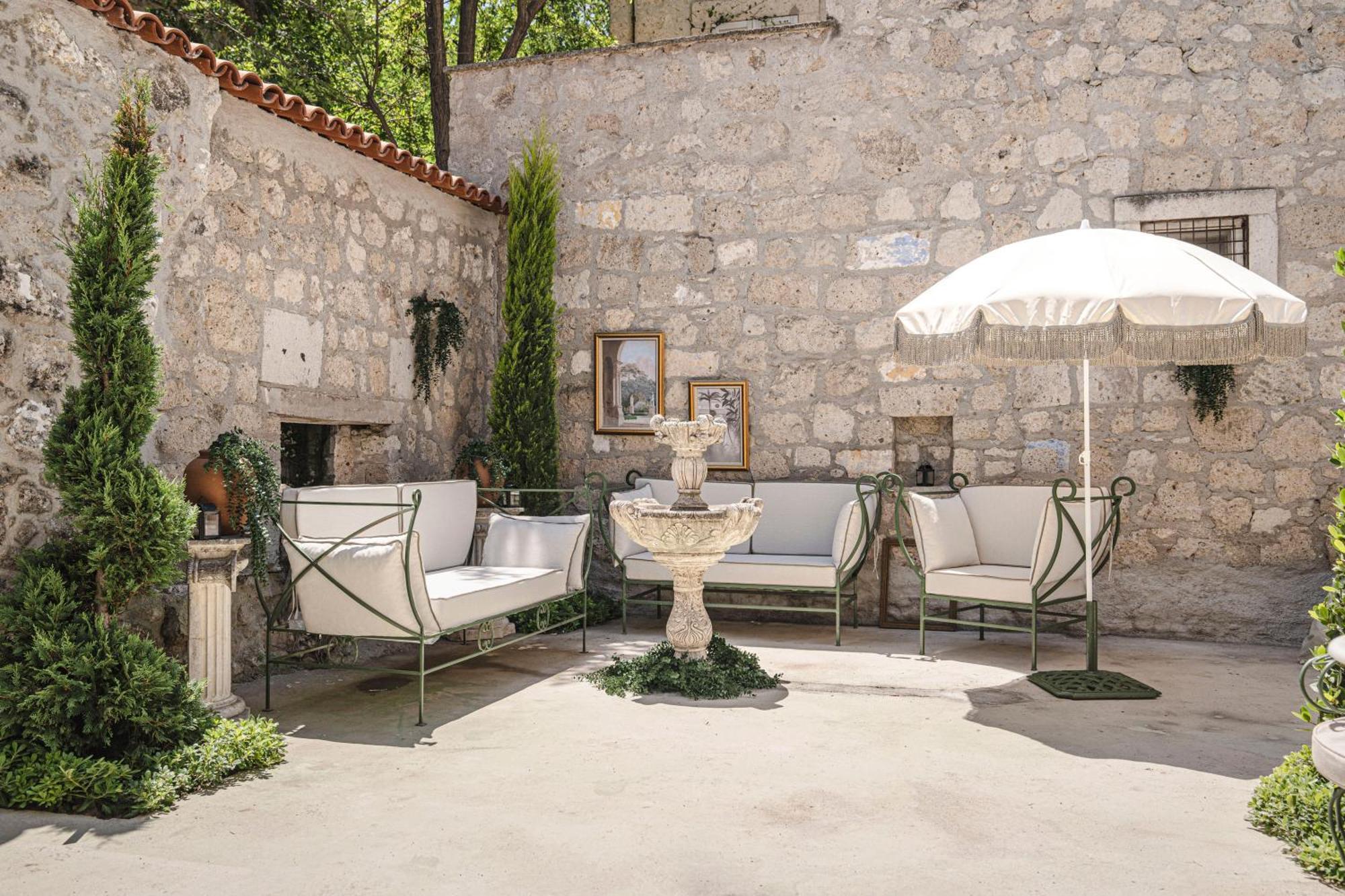 Voger Pino Hotel